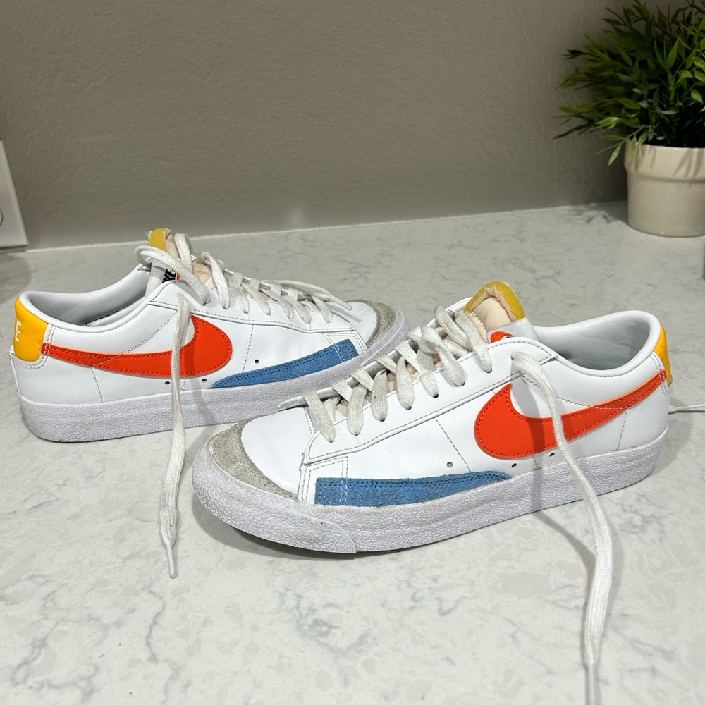 Nike blazer low tops, sz 8.5 (M)